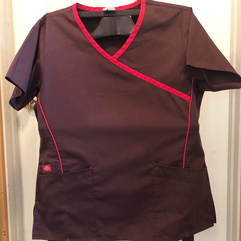 Scrub top